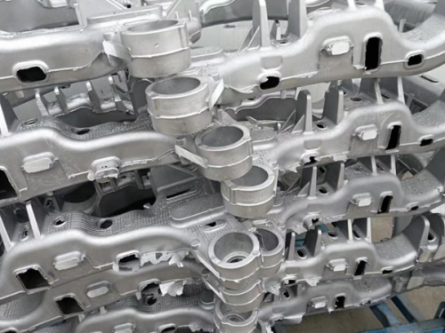 一體壓鑄副車架